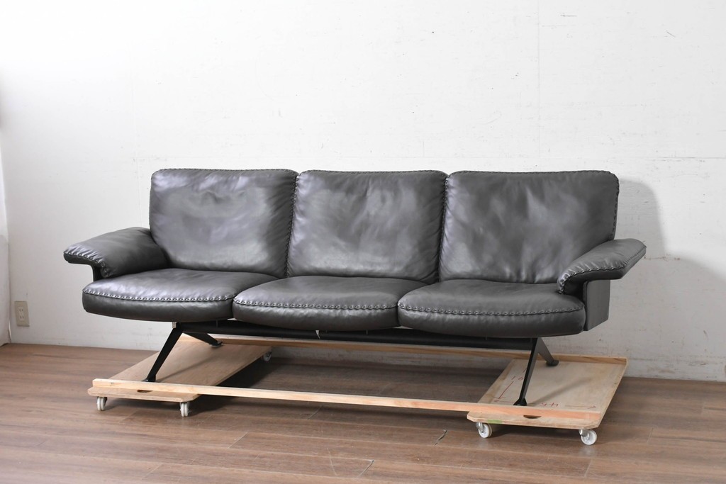 中古　スイス　de Sede(デセデ)　DS-31/103　本革の3人掛けソファ　現行定価約320万円　(R-091248)