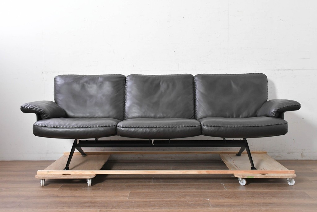 中古　スイス　de Sede(デセデ)　DS-31/103　本革の3人掛けソファ　現行定価約320万円　(R-091248)