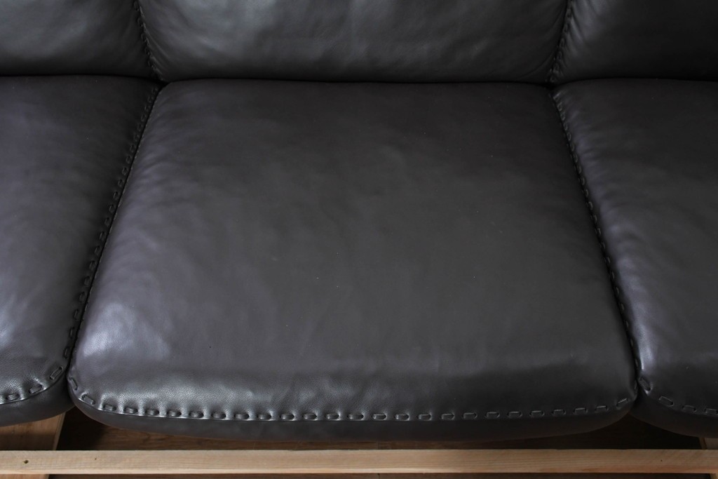 中古　スイス　de Sede(デセデ)　DS-31/103　本革の3人掛けソファ　現行定価約320万円　(R-091248)