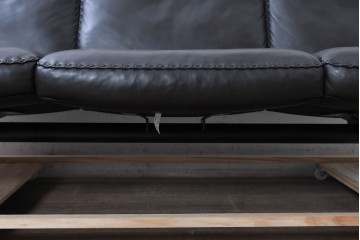 中古　スイス　de Sede(デセデ)　DS-31/103　本革の3人掛けソファ　現行定価約320万円　(R-091248)