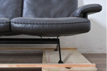 中古　スイス　de Sede(デセデ)　DS-31/103　本革の3人掛けソファ　現行定価約320万円　(R-091248)