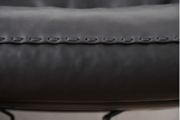 中古　スイス　de Sede(デセデ)　DS-31/103　本革の3人掛けソファ　現行定価約320万円　(R-091248)