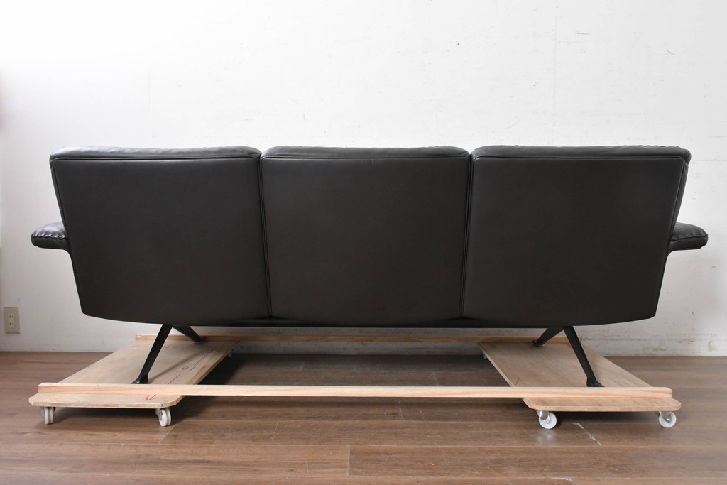 中古　スイス　de Sede(デセデ)　DS-31/103　本革の3人掛けソファ　現行定価約320万円　(R-091248)
