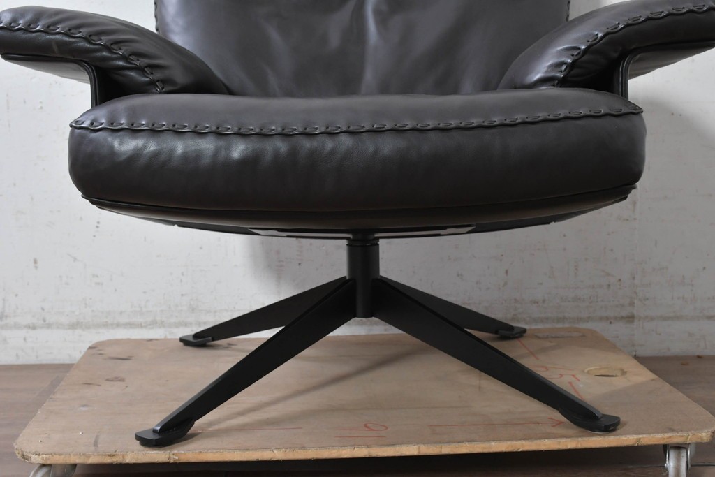 中古　スイス　de Sede(デセデ)　DS-31/111　本革のハイバックチェア　現行定価約190万円　(R-091249)