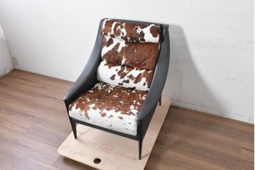 中古　美品　Poltrona Frau(ポルトローナ・フラウ)　Gio Ponti(ジオ・ポンティ)　カウスキン　Dezza(デッザ)　ブラックを基調としたシャープなフォルムのラウンジチェア　現行定価約180万円　(R-091250)