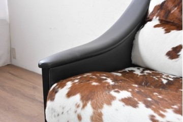 中古　美品　Poltrona Frau(ポルトローナ・フラウ)　Gio Ponti(ジオ・ポンティ)　カウスキン　Dezza(デッザ)　ブラックを基調としたシャープなフォルムのラウンジチェア　現行定価約180万円　(R-091250)