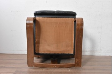 中古　希少な廃番品　富士ファニチア(FUJI FURNITURE)　本革　ブラウンの曲線フレームと黒の張地がモダンな1人掛けソファ　(R-091251)