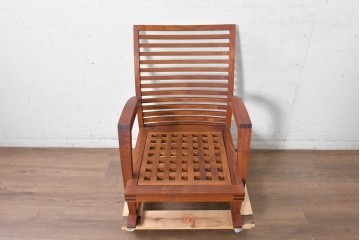 中古　BC工房　曲線を描くアームと背もたれがやわらかな印象のイージーチェア　(R-091252)