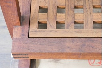 中古　BC工房　曲線を描くアームと背もたれがやわらかな印象のイージーチェア　(R-091252)