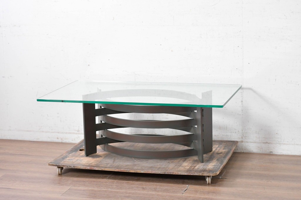 中古　希少な廃番品　高級品　VARO,S.A. VALENTI(バロッサバレンティ)　アーチ状ベースが個性的なモダンデザインのセンターテーブル　(R-091253)