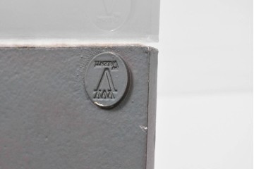 中古　希少な廃番品　高級品　VARO,S.A. VALENTI(バロッサバレンティ)　アーチ状ベースが個性的なモダンデザインのセンターテーブル　(R-091253)