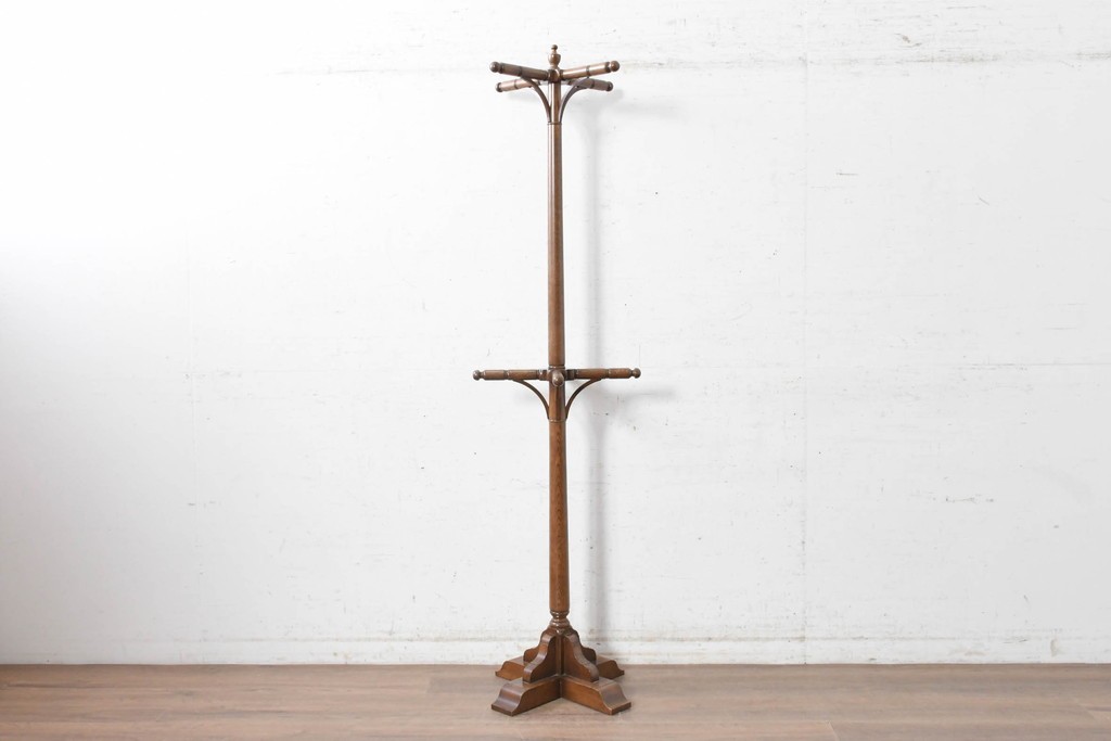 中古　美品　横浜クラシック家具　ノックオンウッド(knockonwood)　上下2段にフックを備えたポールハンガー　(R-091256)