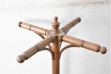 中古　美品　横浜クラシック家具　ノックオンウッド(knockonwood)　上下2段にフックを備えたポールハンガー　(R-091256)