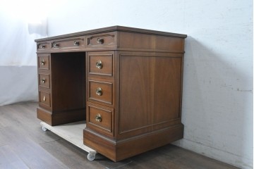 中古　アメリカ　DREXEL HERITAGE(ドレクセルヘリテイジ)　Triune(トライユン)　マホガニー材　引き出し9杯を備えたクラシカルな両袖デスク　定価約75万円　(R-091261)
