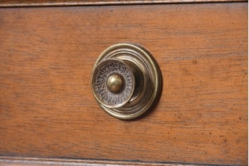 中古　アメリカ　DREXEL HERITAGE(ドレクセルヘリテイジ)　Triune(トライユン)　マホガニー材　引き出し9杯を備えたクラシカルな両袖デスク　定価約75万円　(R-091261)