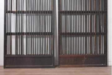 アンティーク建具　明治から大正期　縦格子が端正な格子戸2枚セット　(R-091264)