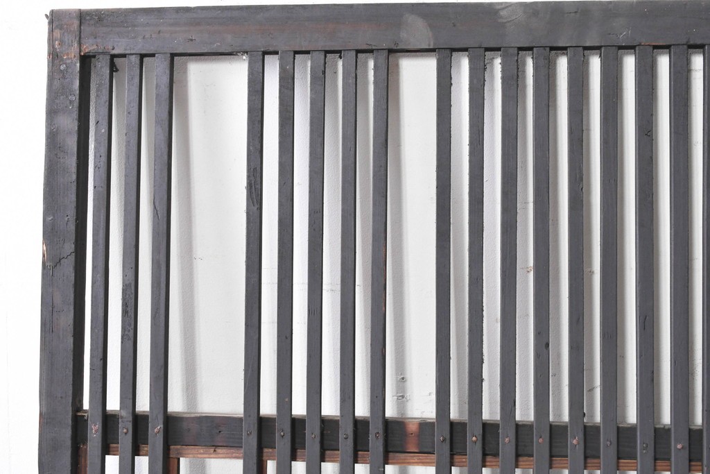 アンティーク建具　明治から大正期　縦格子が端正な格子戸2枚セット　(R-091264)