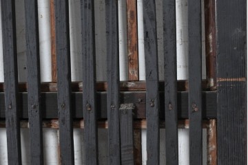 アンティーク建具　明治から大正期　縦格子が端正な格子戸2枚セット　(R-091264)