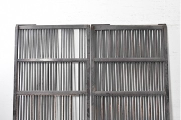 アンティーク建具　明治から大正期　縦格子が端正な格子戸2枚セット　(R-091264)