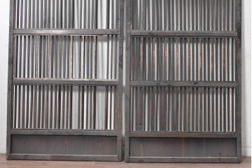 アンティーク建具　明治から大正期　縦格子が端正な格子戸2枚セット　(R-091264)