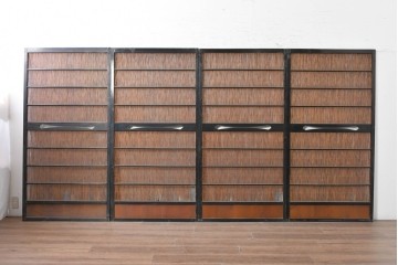アンティーク建具　昭和初期　黒枠と帯の透かし意匠が印象的な夏戸4枚セット　(R-091266)