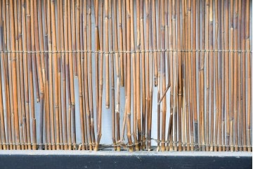 アンティーク建具　昭和初期　黒枠と帯の透かし意匠が印象的な夏戸4枚セット　(R-091266)