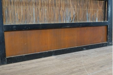 アンティーク建具　昭和初期　黒枠と帯の透かし意匠が印象的な夏戸4枚セット　(R-091266)