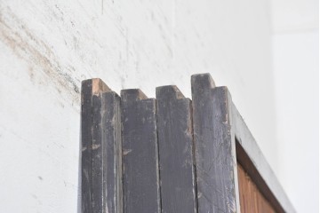 アンティーク建具　昭和初期　黒枠と帯の透かし意匠が印象的な夏戸4枚セット　(R-091266)