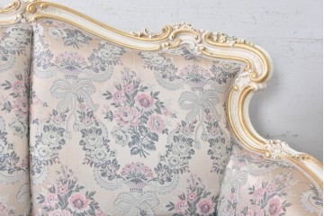 中古　イタリア高級家具　ロココ調　SILIK(シリック)　花柄の張地と華麗な彫刻が映える3人掛けソファ　(R-091268)