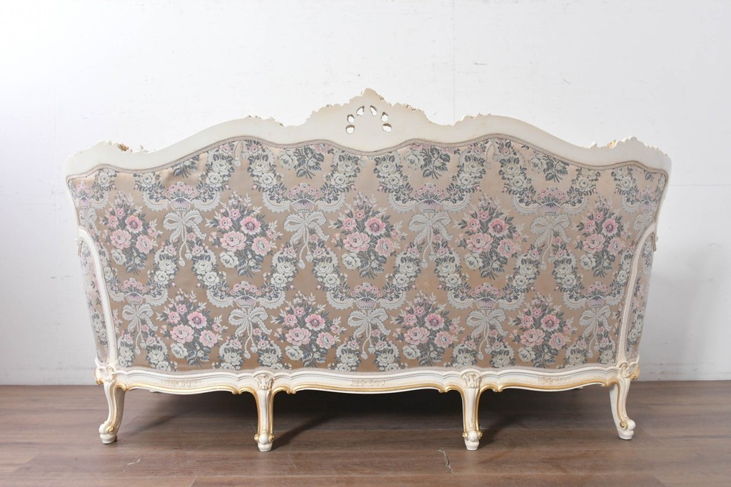 中古　イタリア高級家具　ロココ調　SILIK(シリック)　花柄の張地と華麗な彫刻が映える3人掛けソファ　(R-091268)