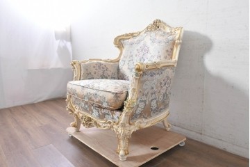 中古　イタリア高級家具　ロココ調　SILIK(シリック)　花柄の張地とゴールドカラーの彫刻装飾が華やかな1人掛けソファ　(R-091269)