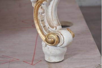 中古　イタリア高級家具　ロココ調　SILIK(シリック)　花柄の張地とゴールドカラーの彫刻装飾が華やかな1人掛けソファ　(R-091269)