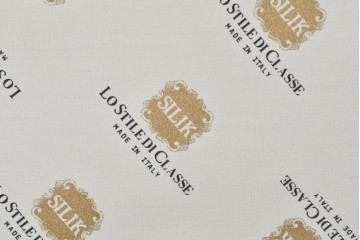 中古　イタリア高級家具　ロココ調　SILIK(シリック)　花柄の張地とゴールドカラーの彫刻装飾が華やかな1人掛けソファ　(R-091269)