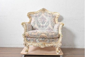 中古　イタリア高級家具　ロココ調　SILIK(シリック)　花柄の張地とゴールドカラーの彫刻装飾が華やかな1人掛けソファ　(R-091270)