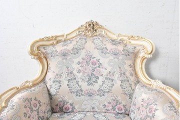 中古　イタリア高級家具　ロココ調　SILIK(シリック)　花柄の張地とゴールドカラーの彫刻装飾が華やかな1人掛けソファ　(R-091270)
