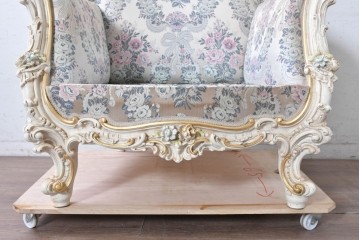 中古　イタリア高級家具　ロココ調　SILIK(シリック)　花柄の張地とゴールドカラーの彫刻装飾が華やかな1人掛けソファ　(R-091270)