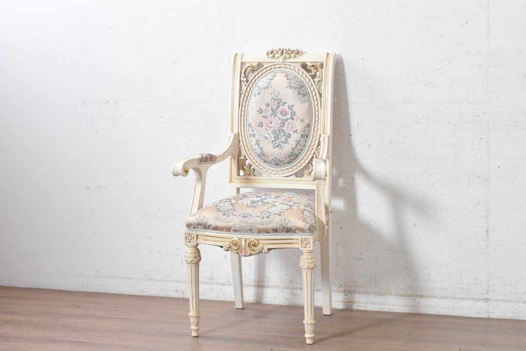 中古　イタリア高級家具　SILIK(シリック)　花柄ファブリックと彫刻装飾のアームチェア　※傷み有り　(R-091271)