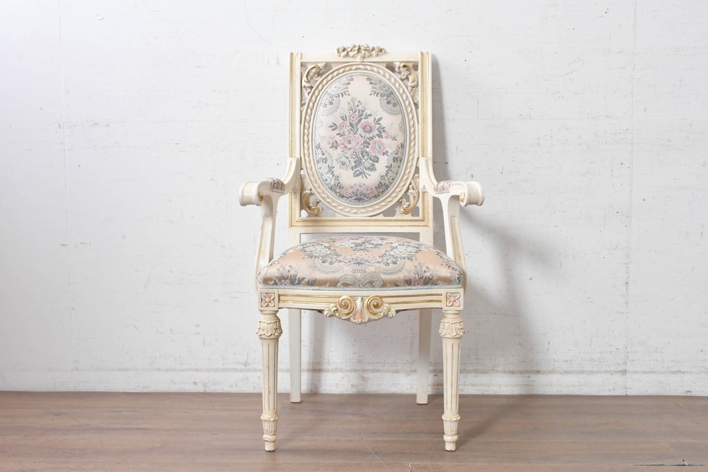 中古　イタリア高級家具　SILIK(シリック)　花柄ファブリックと彫刻装飾のアームチェア　※傷み有り　(R-091271)