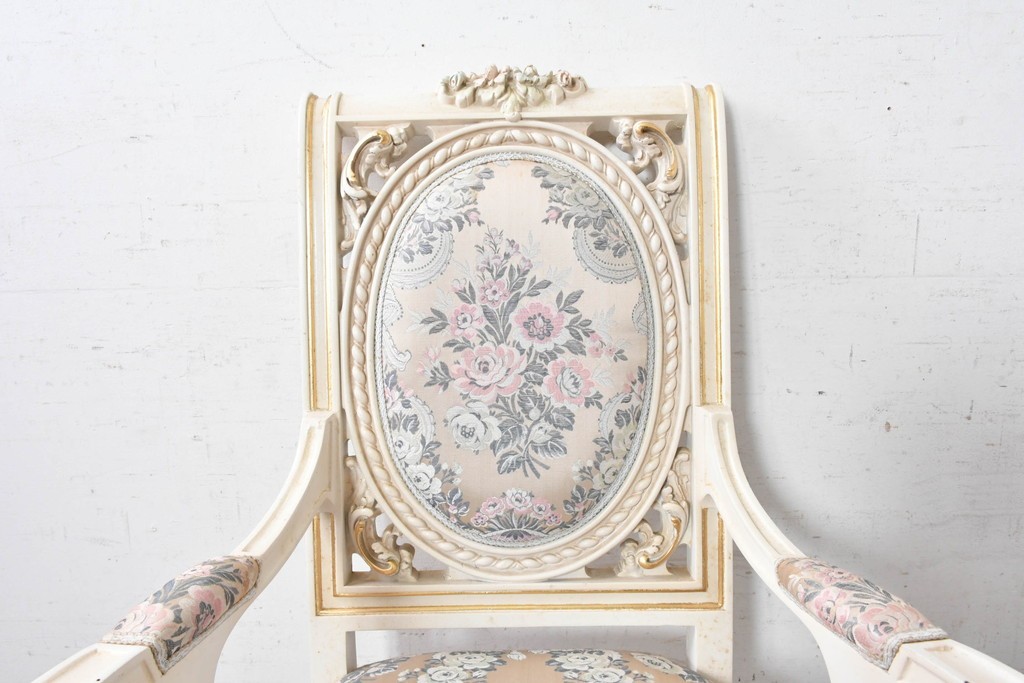中古　イタリア高級家具　SILIK(シリック)　花柄ファブリックと彫刻装飾のアームチェア　※傷み有り　(R-091271)