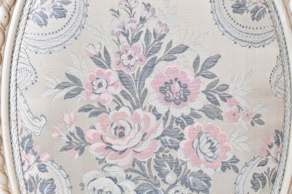 中古　イタリア高級家具　SILIK(シリック)　花柄ファブリックと彫刻装飾のアームチェア　※傷み有り　(R-091271)