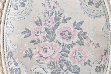 中古　イタリア高級家具　SILIK(シリック)　花柄ファブリックと彫刻装飾のアームチェア　※傷み有り　(R-091271)