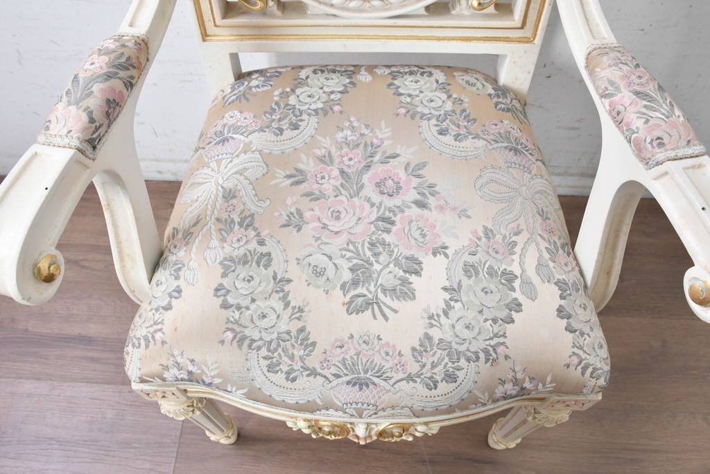 中古　イタリア高級家具　SILIK(シリック)　花柄ファブリックと彫刻装飾のアームチェア　※傷み有り　(R-091271)
