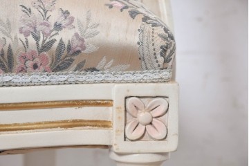 中古　イタリア高級家具　SILIK(シリック)　花柄ファブリックと彫刻装飾のアームチェア　※傷み有り　(R-091271)