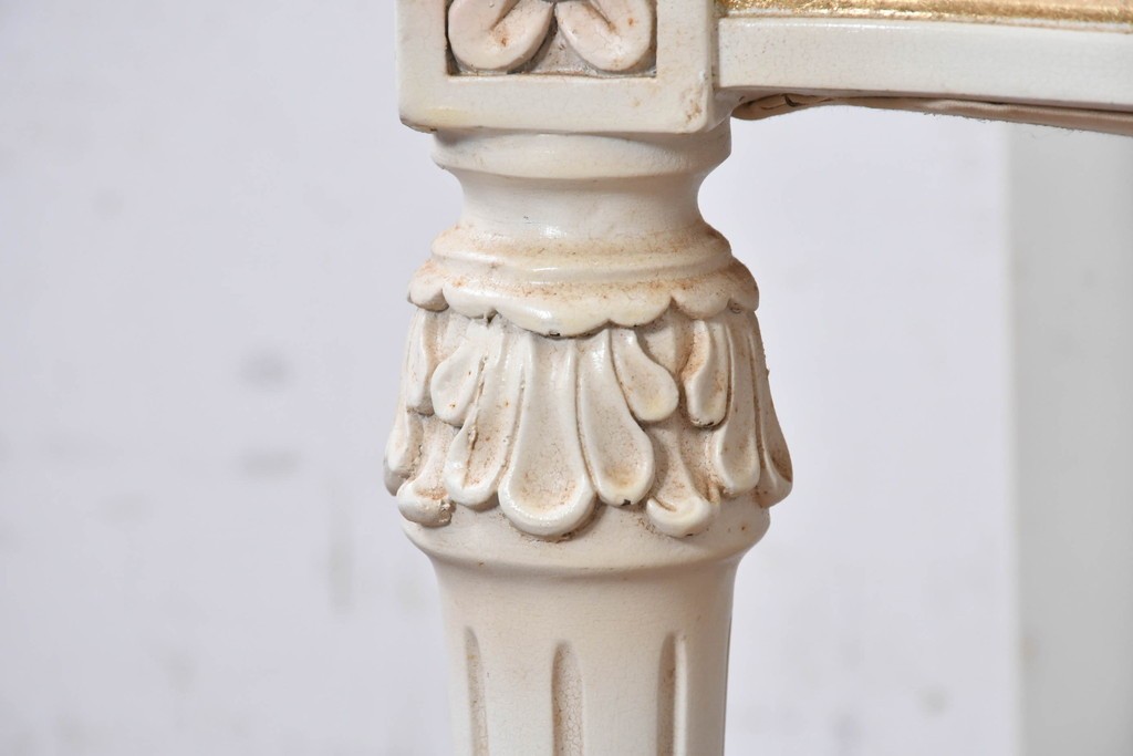 中古　イタリア高級家具　SILIK(シリック)　花柄ファブリックと彫刻装飾のアームチェア　※傷み有り　(R-091271)