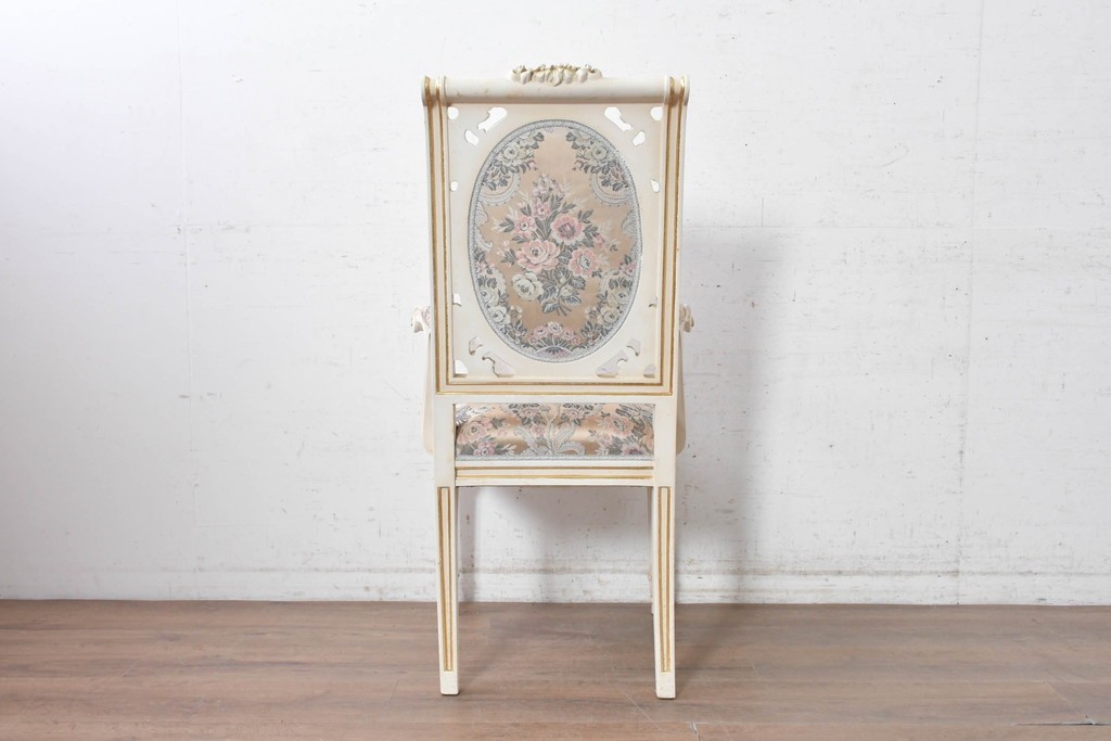 中古　イタリア高級家具　SILIK(シリック)　花柄ファブリックと彫刻装飾のアームチェア　※傷み有り　(R-091271)