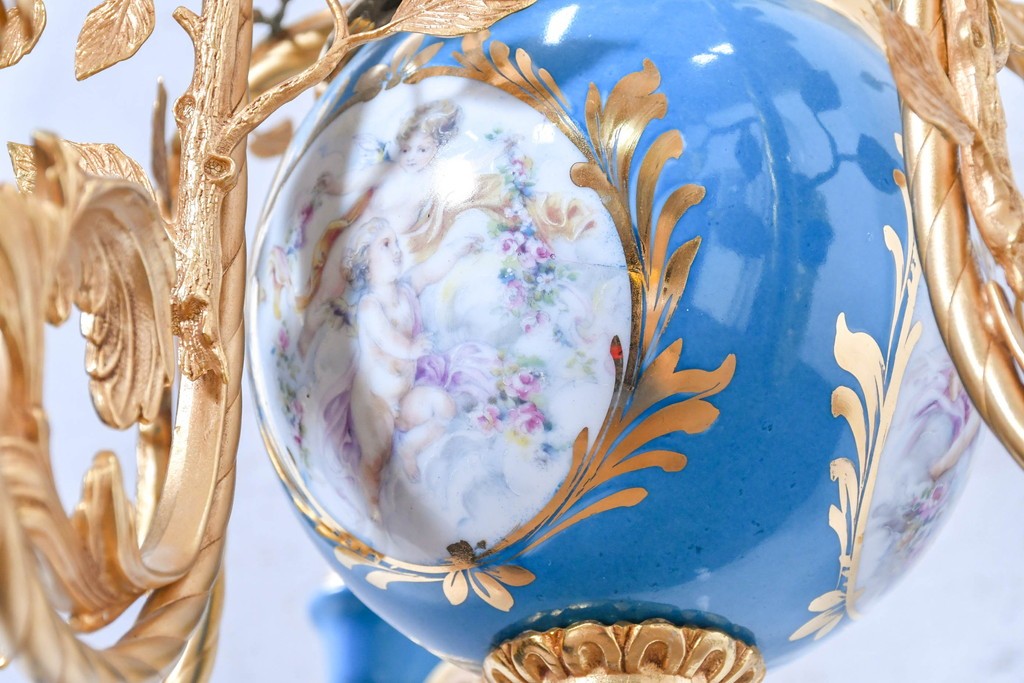 中古　イタリア製　F.B.A.I.(Fonderia Bronzi Artistici Italia)　Tiche(ティケ)　天使絵とブルー・ゴールドの装飾を備えた6灯シャンデリア　定価推定約160万円　(R-091272)