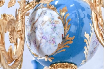 中古　イタリア製　F.B.A.I.(Fonderia Bronzi Artistici Italia)　Tiche(ティケ)　天使絵とブルー・ゴールドの装飾を備えた6灯シャンデリア　定価推定約160万円　(R-091272)