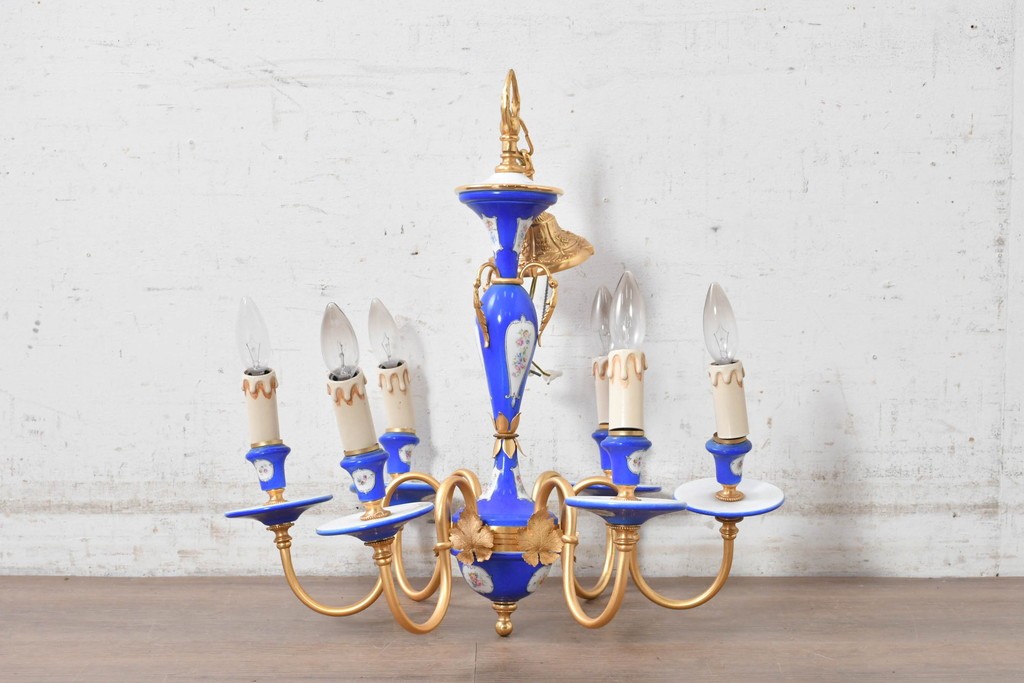 中古　イタリア製　F.B.A.I.(Fonderia Bronzi Artistici Italia)　鮮やかなブルーと華麗な花模様が目を引く6灯シャンデリア　定価推定約100万円〜125万円前後　(R-091273)