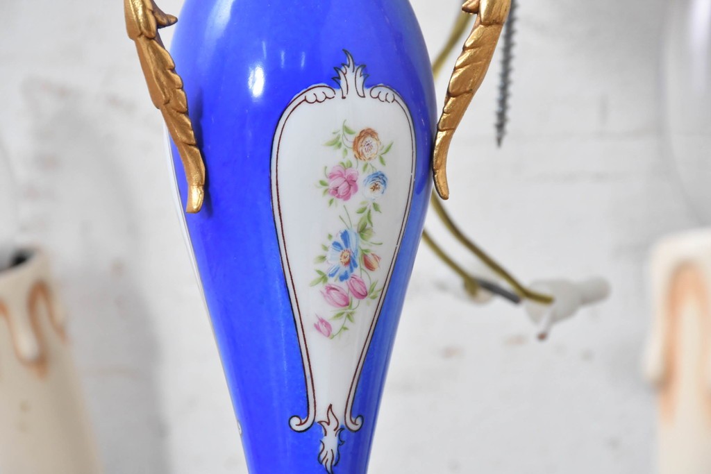 中古　イタリア製　F.B.A.I.(Fonderia Bronzi Artistici Italia)　鮮やかなブルーと華麗な花模様が目を引く6灯シャンデリア　定価推定約100万円〜125万円前後　(R-091273)