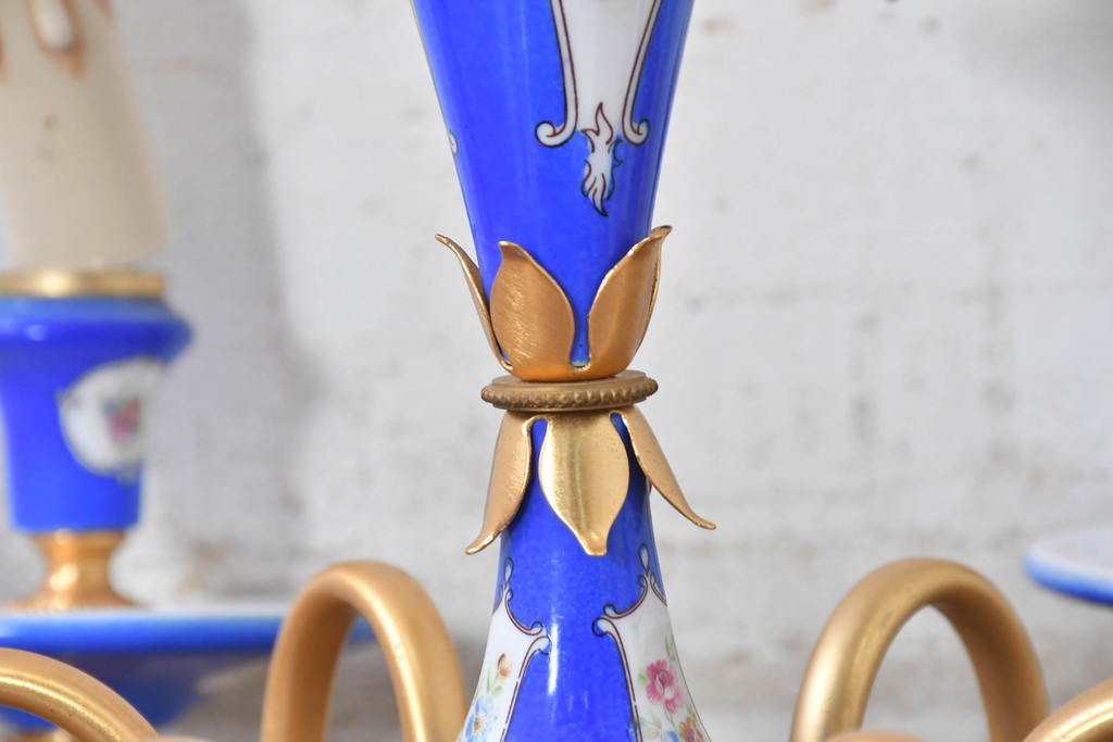 中古　イタリア製　F.B.A.I.(Fonderia Bronzi Artistici Italia)　鮮やかなブルーと華麗な花模様が目を引く6灯シャンデリア　定価推定約100万円〜125万円前後　(R-091273)